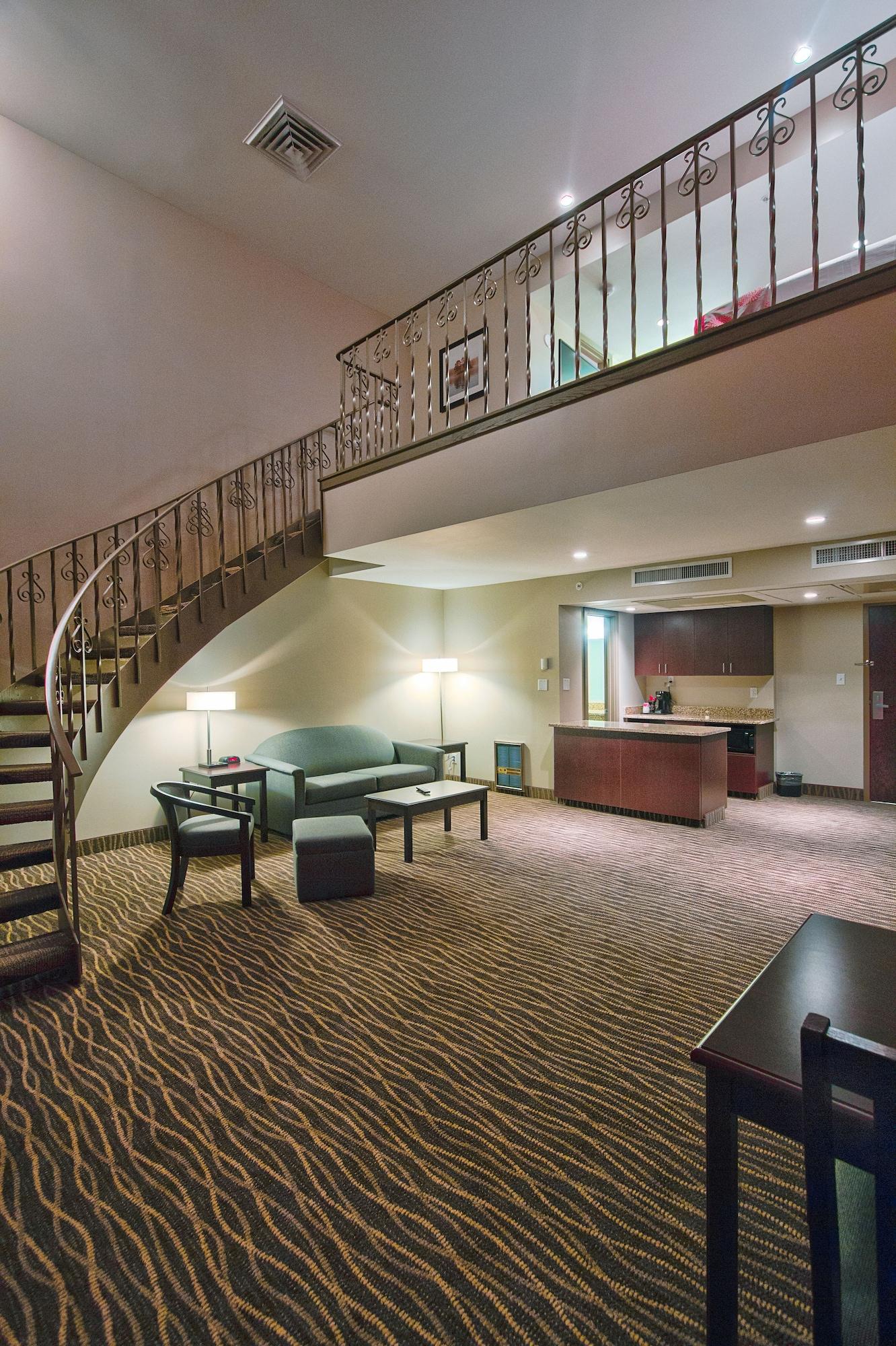 Quality Inn & Suites Columbus Exterior photo